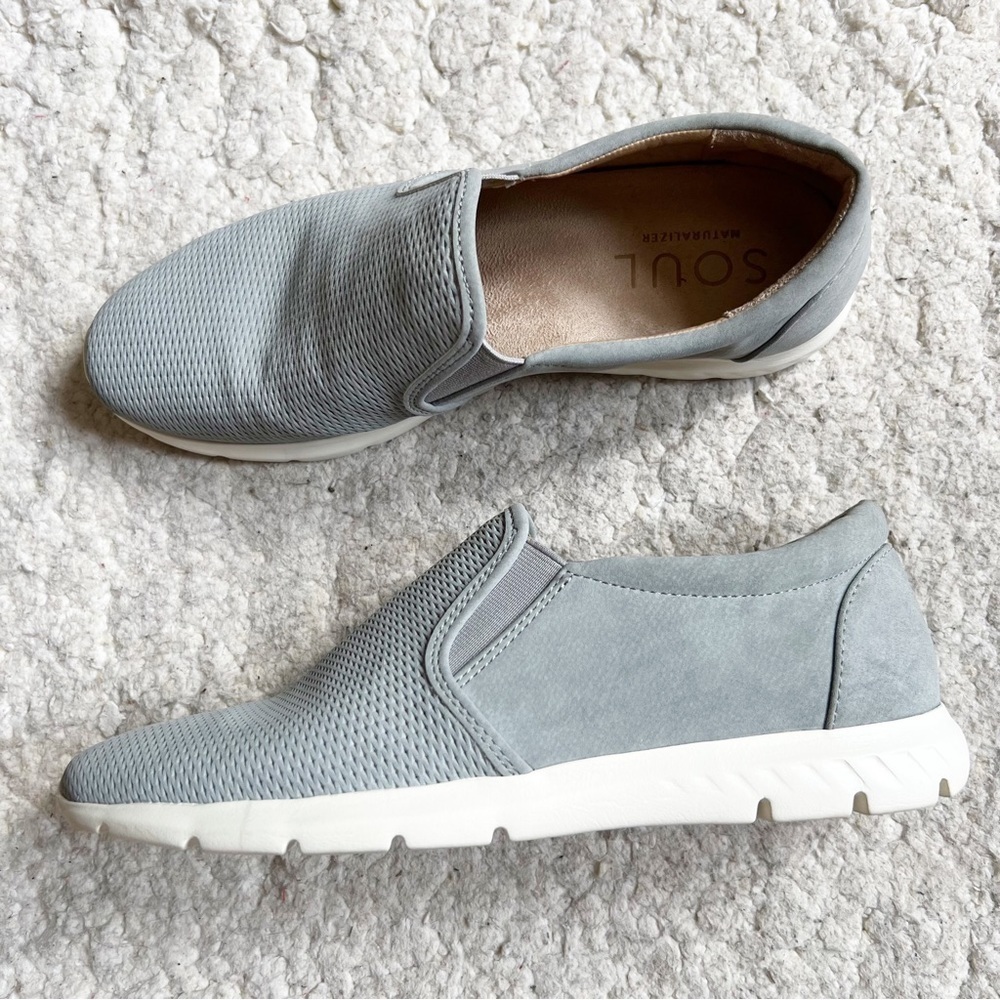 Soul Naturalizer Paola Slip On Sneakers Size 8.5 Light Gray Suede Comfort Loafer